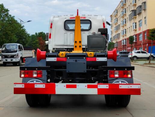 程力威牌CLW5047ZXXC6型車廂可卸式垃圾車